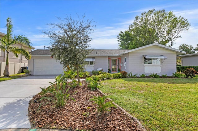 648 Almeda Court N, ST PETERSBURG