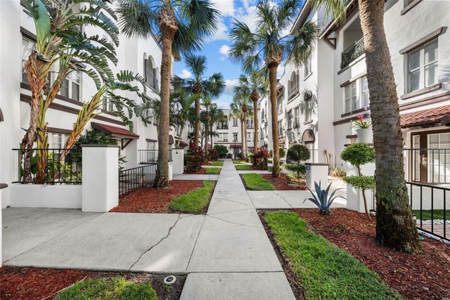 613 Casabella Circle, TAMPA