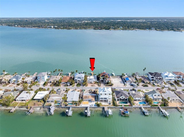 11325 9th Street E, TREASURE ISLAND