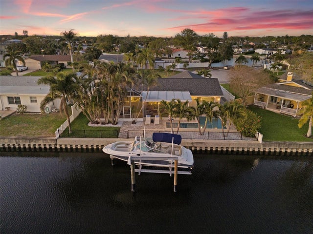 1472 47th Avenue Ne, ST PETERSBURG