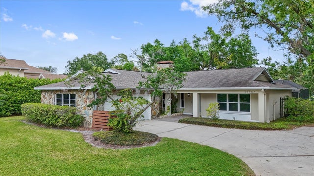 13307 Meadowwood Court, TAMPA