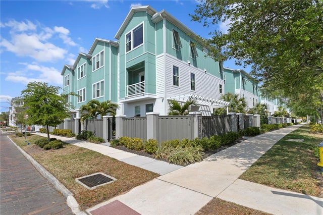 98 29th Street S, ST PETERSBURG