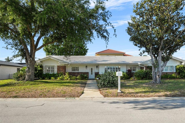 3918 Versailles Drive, TAMPA