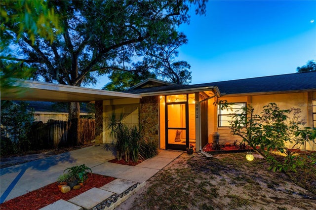 9812 North Pawnee Avenue, TAMPA