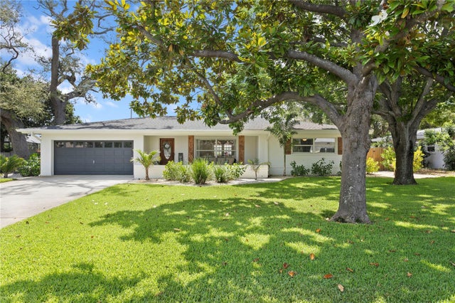 125 Live Oak Lane, LARGO