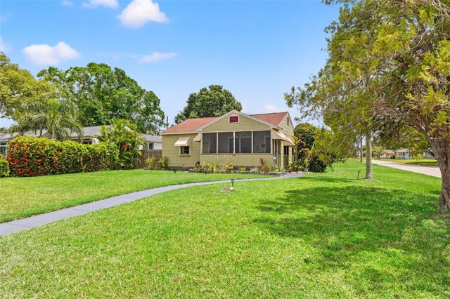 506 39th Avenue Ne, ST PETERSBURG