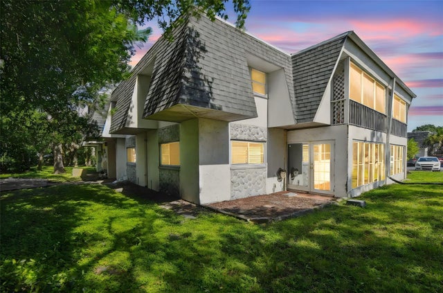 3415 Tricon Lane 13, HOLIDAY