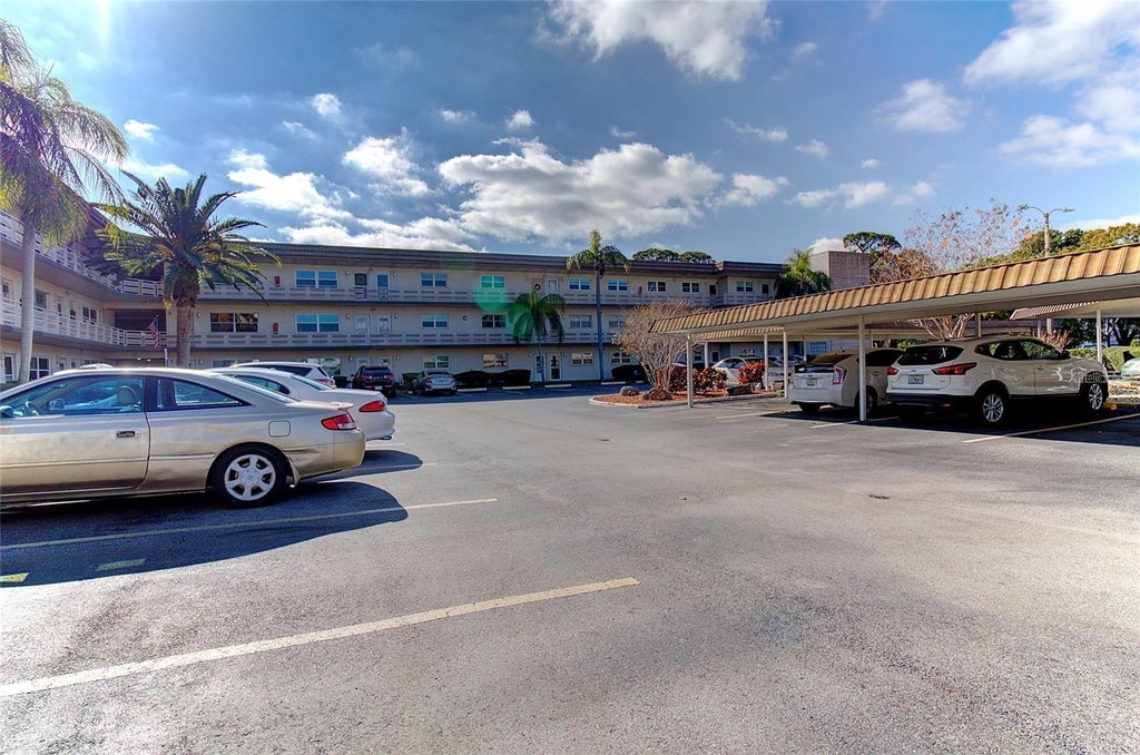 5750 80th Street N D205, SAINT PETERSBURG Property Listing MLS® U8240333