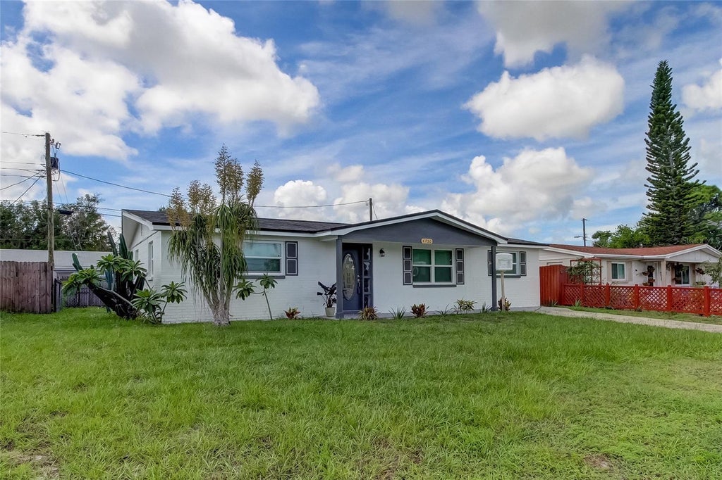 4750 Bonton Drive, HOLIDAY Property Listing MLS® U8255466