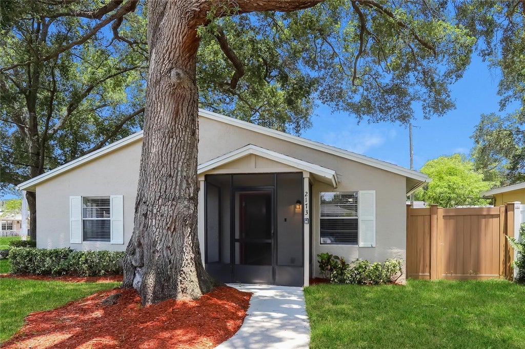 2173 Capri Drive, CLEARWATER Property Listing MLS® O6244329