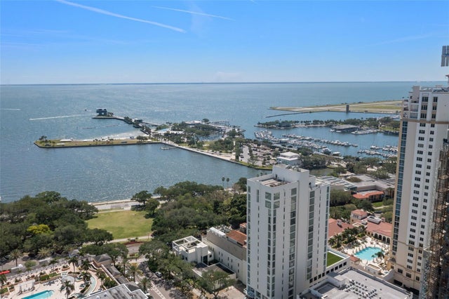 176 4th Avenue Ne 1601, ST PETERSBURG