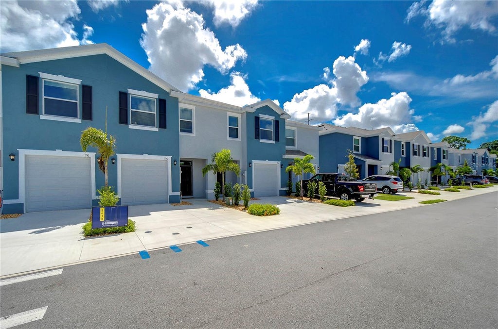 11909 Hamilton Avenue, LARGO Property Listing MLS® TB8310480