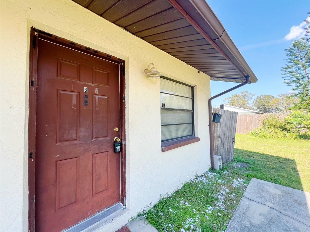 1016 9th, LARGO Property Listing MLS® TB8315064