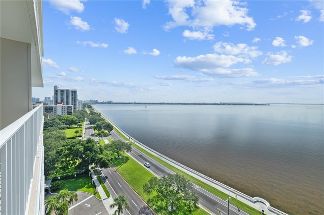 2611 Bayshore Boulevard 1201, TAMPA