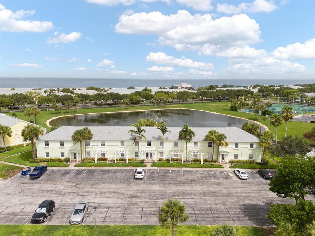 4856 Snook Drive Se E, SAINT PETERSBURG Property Listing MLS® U8245767