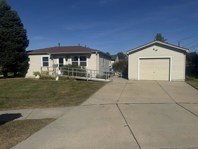 2136 Ave M, COUNCIL BLUFFS