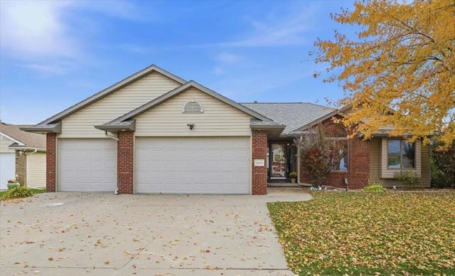 1313 Aster Circle, COUNCIL BLUFFS