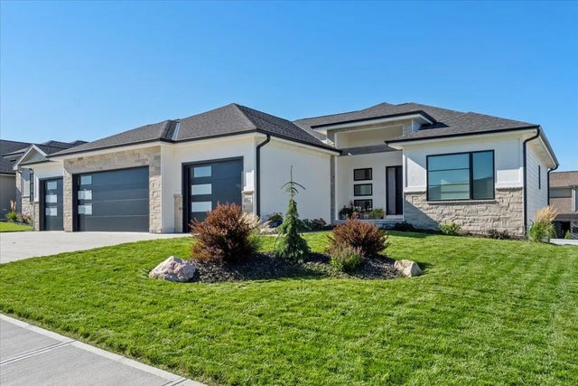 6518 S 208 Avenue, Elkhorn