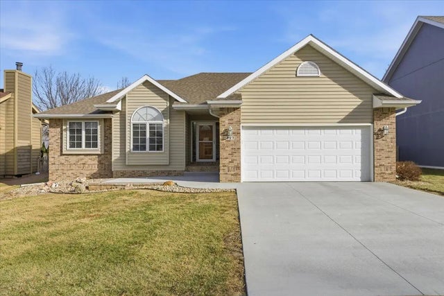 327 E Ferndale Drive, COUNCIL BLUFFS
