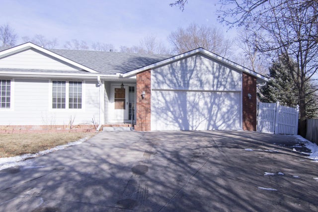 933 E Ridge Drive, MALVERN