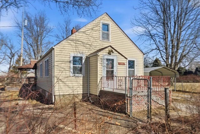 1330 O Avenue, CARTER LAKE