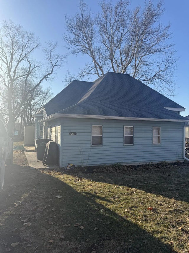 203 Dye Street, MACEDONIA