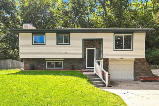 329 Delong Avenue, COUNCIL BLUFFS