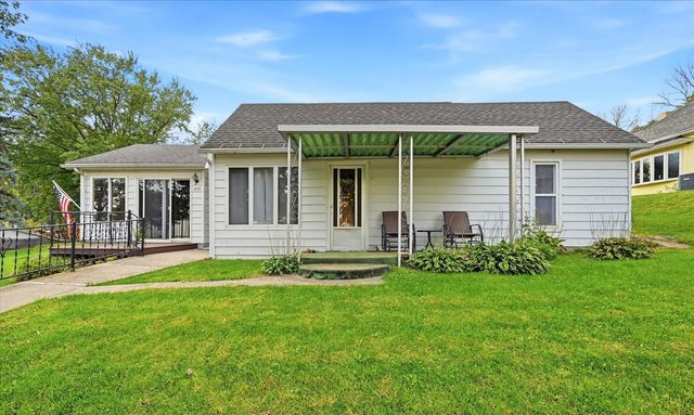 208 Oak Street, MOORHEAD
