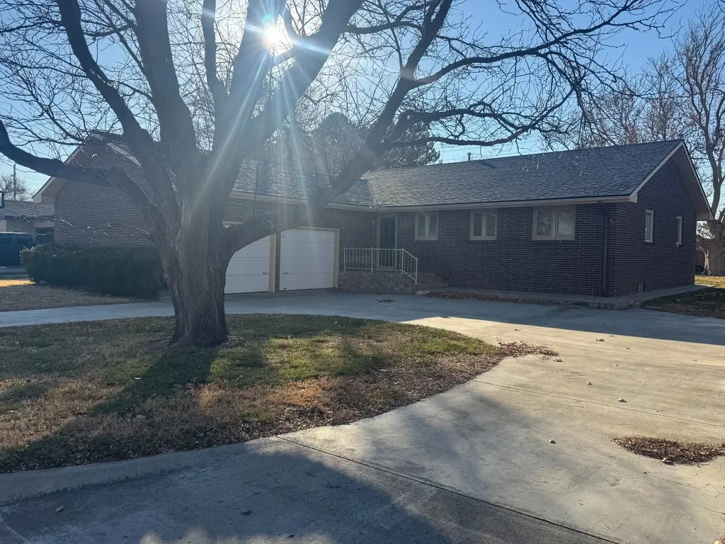 619 Sunset Drive, Elkhart
