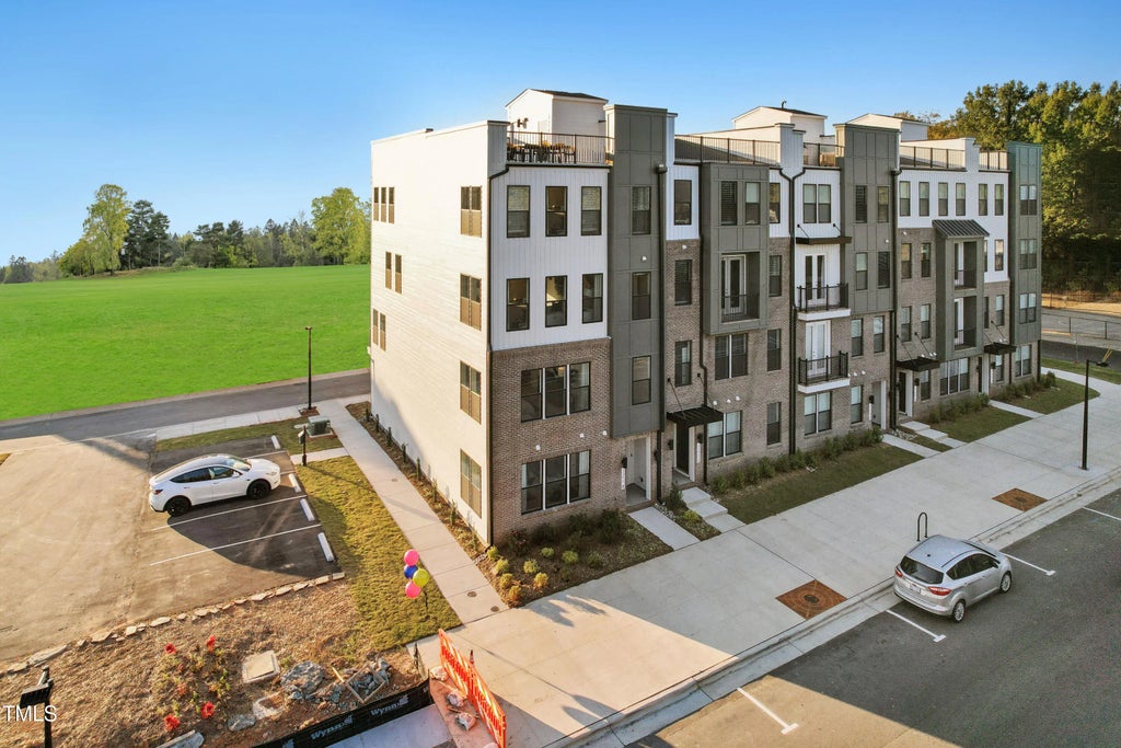 1238 Coach Station Alley 201, Raleigh