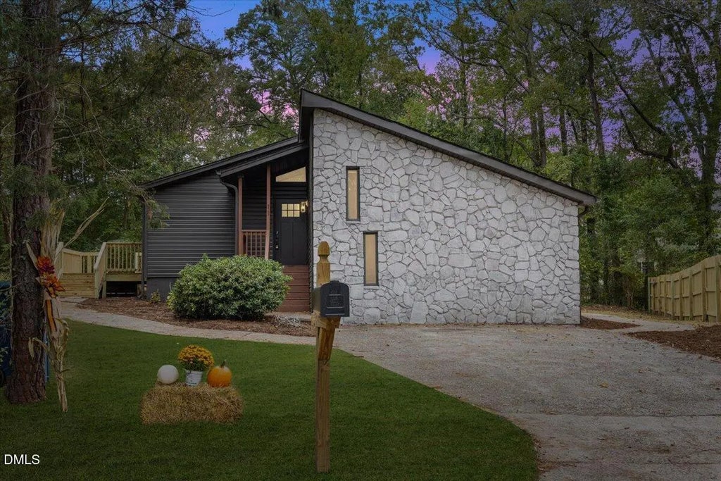 11 Winchester Court, Durham