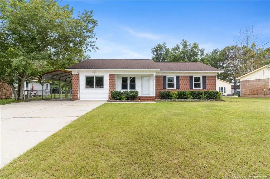 5889 Hunting Ridge Road, Hope Mills