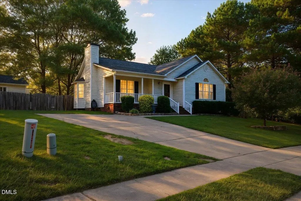 1008 S Fieldhaven Drive, Fuquay Varina