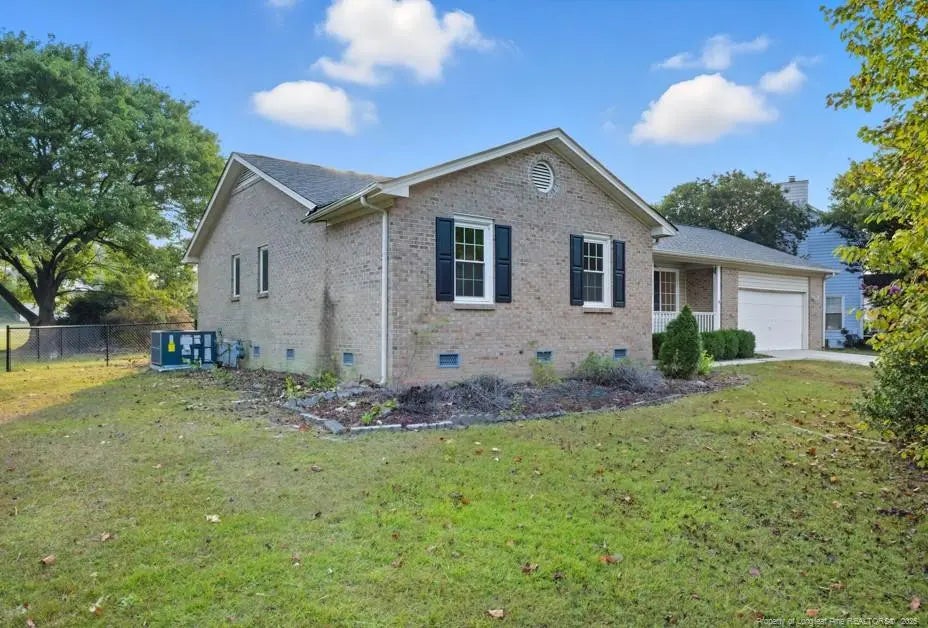 6137 Lakeway Drive, Fayetteville