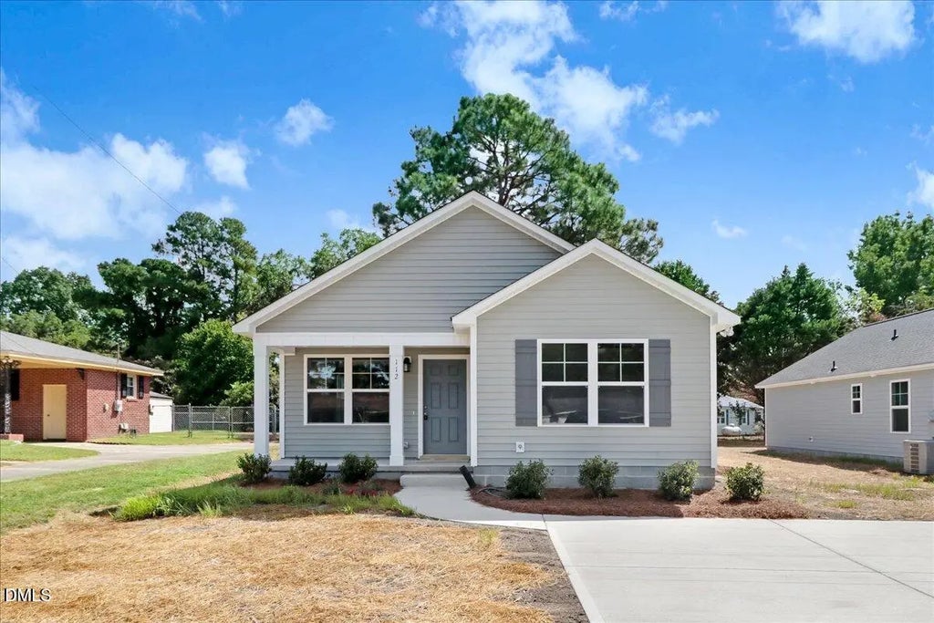 112 Martin Luther King Jr Boulevard, Clinton