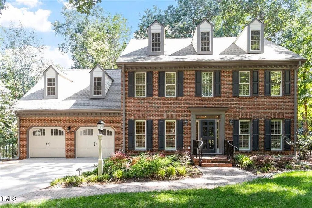 5528 Hawthorne Park, Raleigh