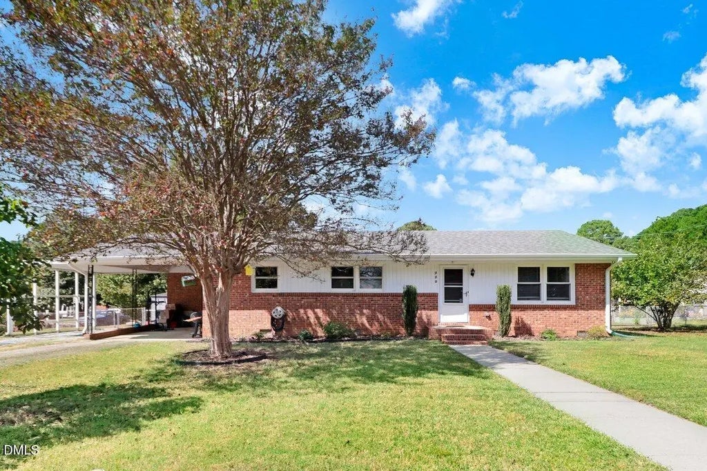 320 S Virginia Street, Clayton