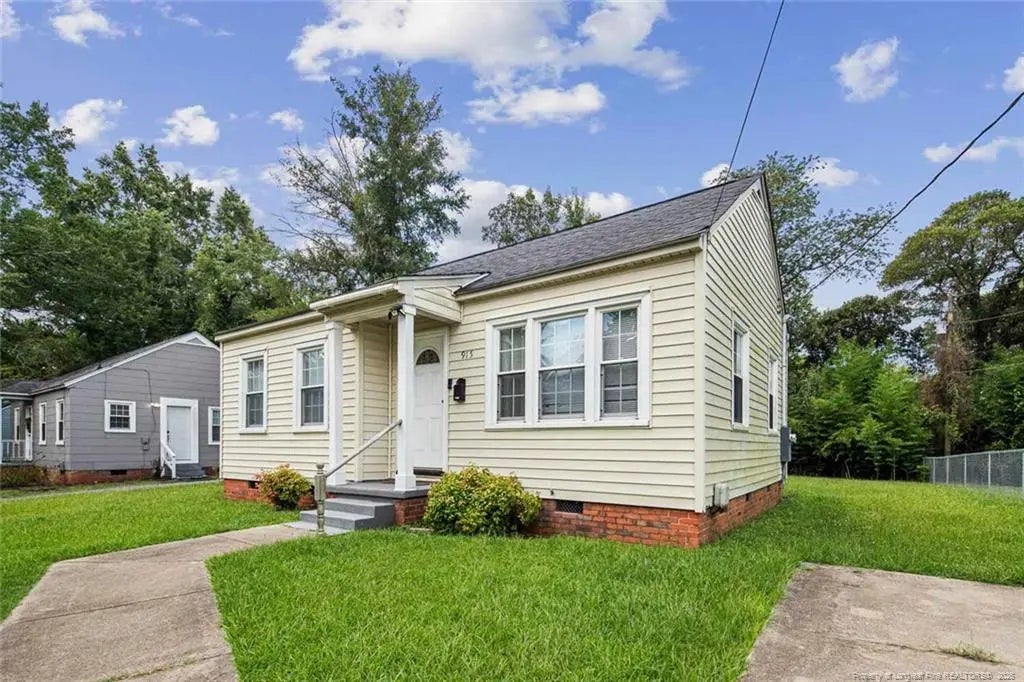 915 Anarine Road, Fayetteville