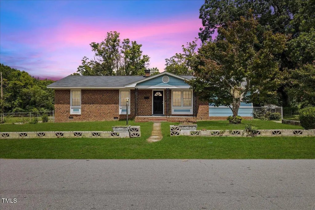 503 Adams Street, Henderson