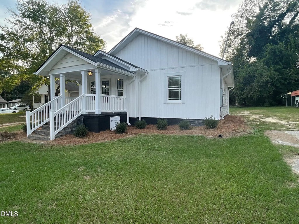 331 N Dunn Street, Angier