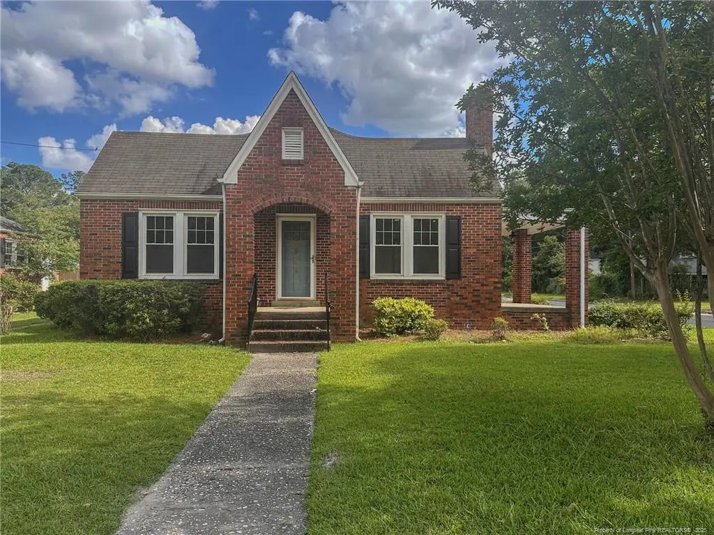 202 E 17th Street, Lumberton