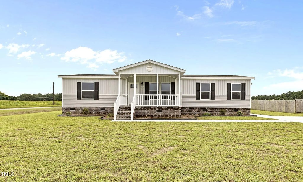 17 Star Dust Lane, Selma