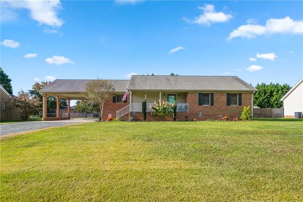 2048 Northcrest Drive, Elon