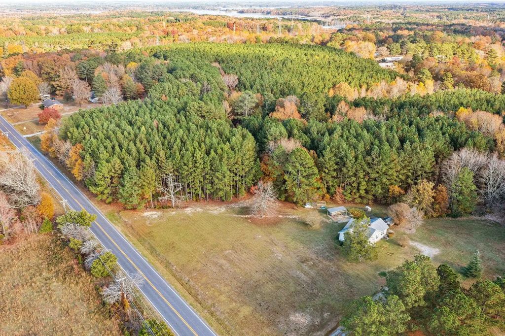 3216 Hamlin Road, Durham