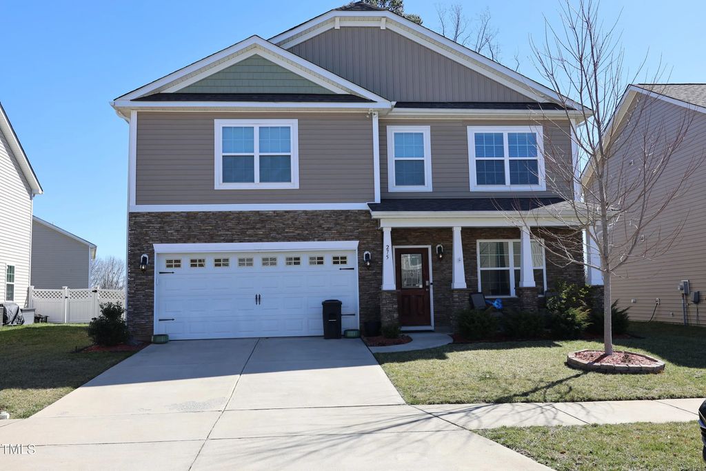 275 Sapphire Road, Burlington