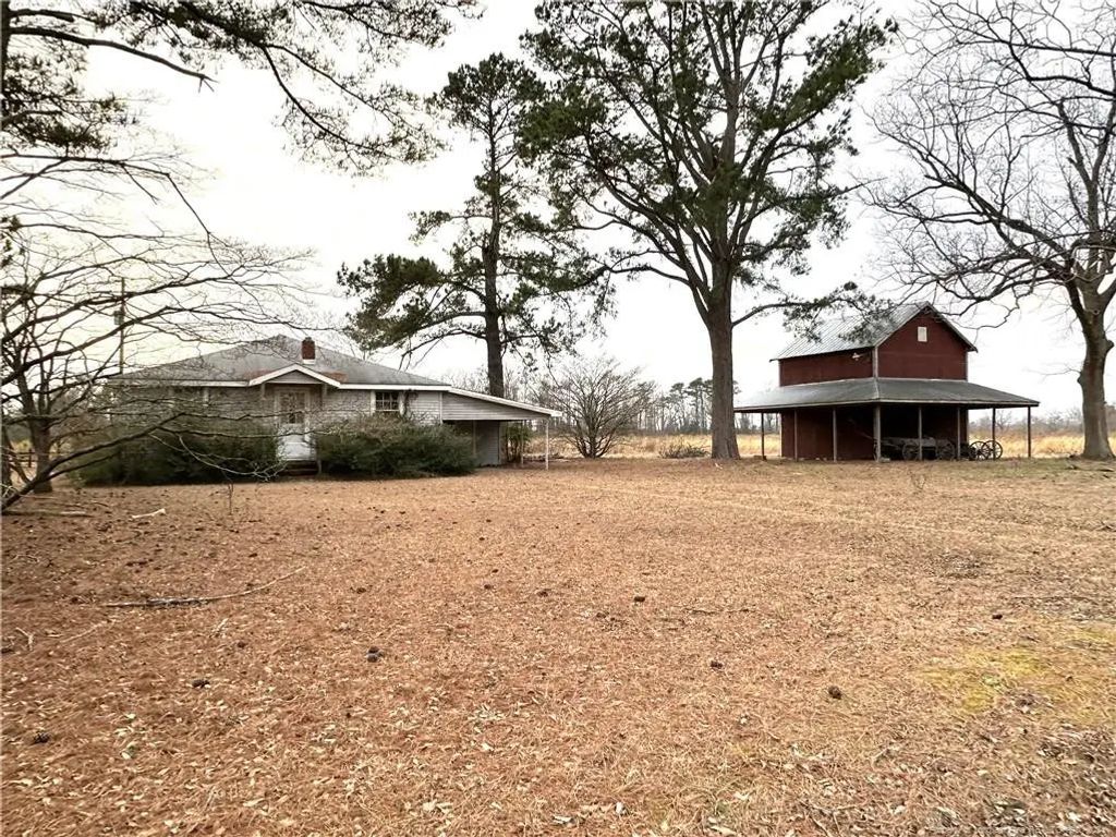 209 Bear Lane, Lumberton