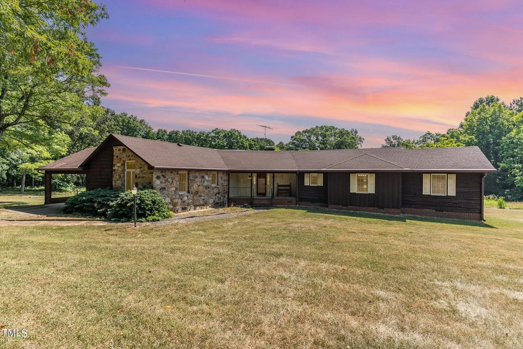 8450 Perry Road, Graham