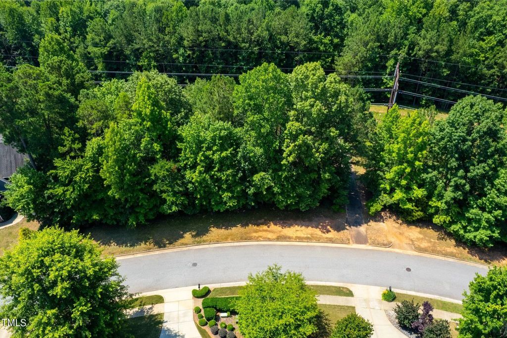 108 Eden Glen Drive, Holly Springs
