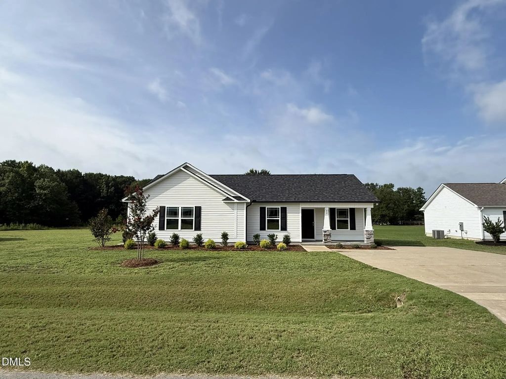 90 Pate Landing Drive, Selma