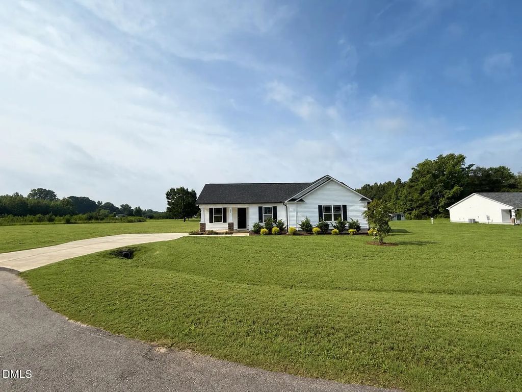 186 Pate Landing Drive, Selma